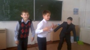 три звезды  на экранах