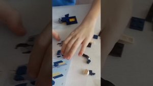 Ваня🥰 собирает полицейскую лодку.
