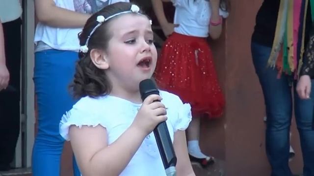 küçük sıla istiklal marşını ağlayarak okuyor смотреть онлайн