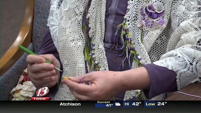 Yak n Yarn Topeka - 60 Volunteers Donate baby blankets, hats, scarves смотреть онлайн