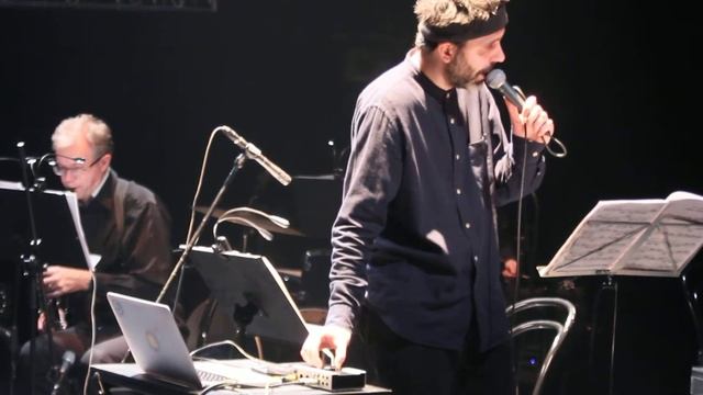 Frederic Rzewski. Coming together! для ансамбля и электроники