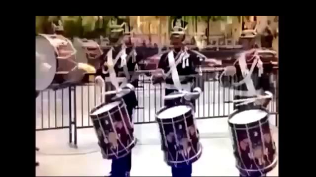 Попал в барабанщика топором Fox & Friends Host Pete Hegseth Hits Man with Axe смотреть онлайн