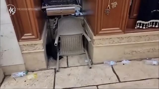 Israeli police and ultra-Orthodox Jews clash before Lag BaOmer festivities смотреть онлайн