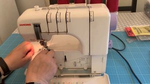 Janome CoverPro 1000CP einfädeln und nähen #janome #cover