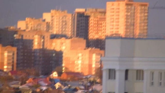 Вечернее солнце. Вид из окна.