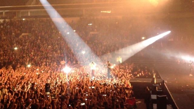 Jared is preparing to sing DO or Die song / Джаред готовится петь песню Do or Die. 10.03.2014 смотреть онлайн