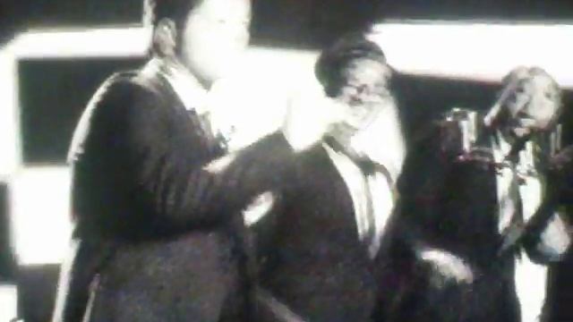 Bruno Mars at the Grammy's(2011) смотреть онлайн