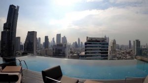 Amara Bangkok Hotel - AkaAza Bar Rooftop Pool - Beautiful city view of Bangkok