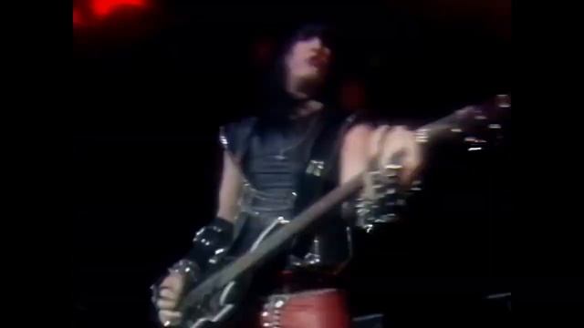 Motley Crue Live Wire Official HD Remaster смотреть онлайн