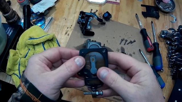 IT WAS IN THE CARBURETOR ( 1997 Mercury 9.9 two stroke carb clean-out ) смотреть онлайн