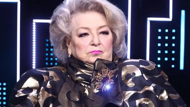 Час назад / Татьяна Тарасова Ничто не предвещало, просто прихватило сердце смотреть онлайн