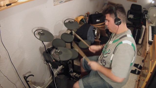 Locked Out Of Heaven (Drum Cover) смотреть онлайн