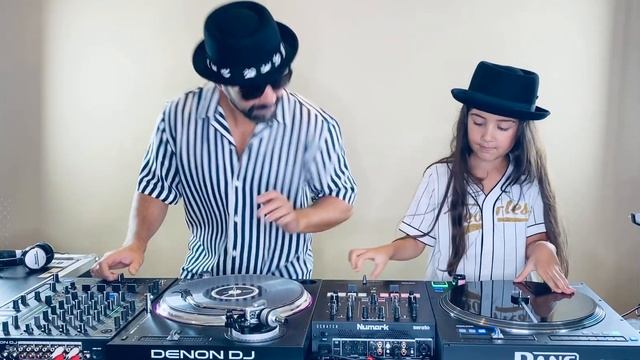 Bruno Mars - That's what i like (Scratch routine by Dj Michelle & Dj Shock) смотреть онлайн
