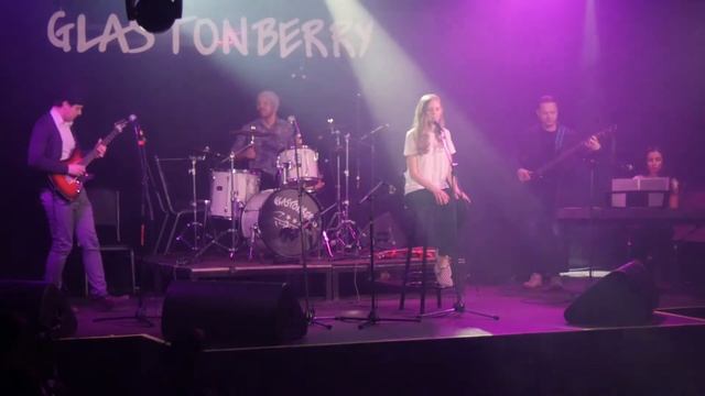 Анна Ломовицкая - Alibi (30 Seconds To Mars) смотреть онлайн