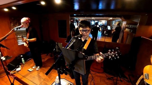 BZ Signal Cover - Drops of Jupiter - Using Bose L1 Pro16 - at Our House Restaurant смотреть онлайн