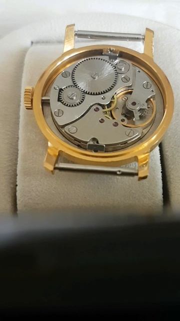 Часы СССР Победа. Механизм ЗиМ 2602. смотреть онлайн