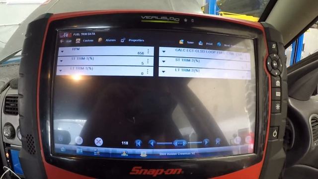 VZ Commodore running rough at idle - 3.6L Crewman смотреть онлайн