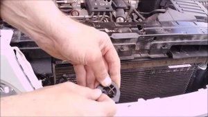 SKODA YETI РЕМОНТ СЛОМАННОГО КРЕПЛЕНИЯ ФАРЫ БЕЗ СНЯТИЯ БАМПЕРА | REPAIR OF A BROKEN HEADLIGHT MOUNT