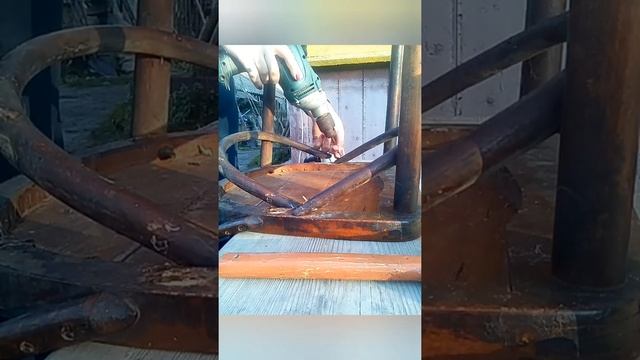 Чинем старенькое кресло. 💺 смотреть онлайн