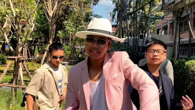 Uptown Funk (Parody Video) - Mark Ronson ft. Bruno Mars смотреть онлайн