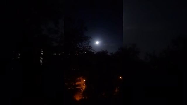 Луна в Москве! смотреть онлайн