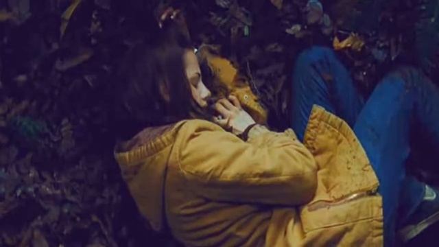 New Moon - Stay With Me (PRE) смотреть онлайн