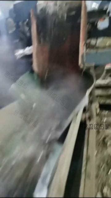 服装厂下脚料造纸厂废料压块成型机过机料生产过程时产4吨#RDF压块机#过机料生产#服装厂下脚料处理
