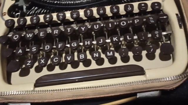 Erika печатная машинка. Germany. 🇩🇪 смотреть онлайн