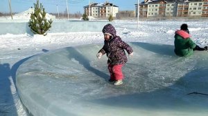 Катание на горке )))