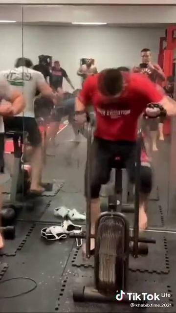 Тренировка Хабиб Нурмагомедов смотреть онлайн