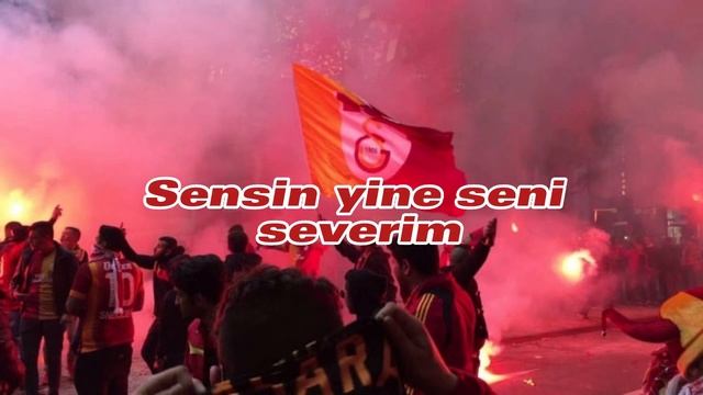 Galatasaray'ın Yeni Marşı 2023 - ''Sahibisin Kalbimin/NS'' (Lycris) Sözleri смотреть онлайн