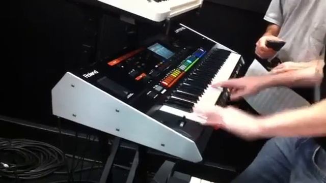 NAMM 2012 — Brockett Parsons on the Roland JUPITER-80 смотреть онлайн