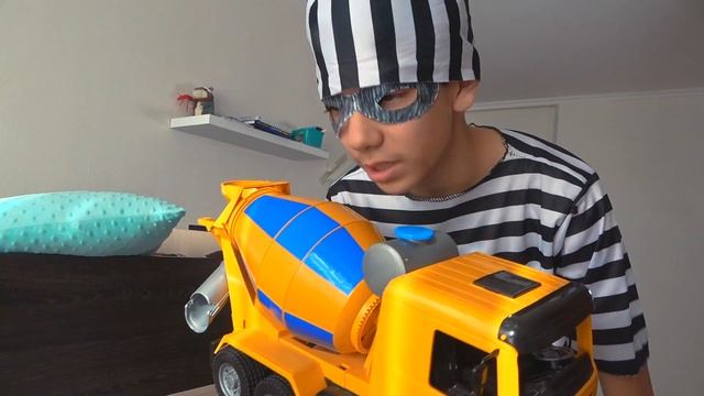 Andrew and Snow, the new adventures of the blue tractor смотреть онлайн