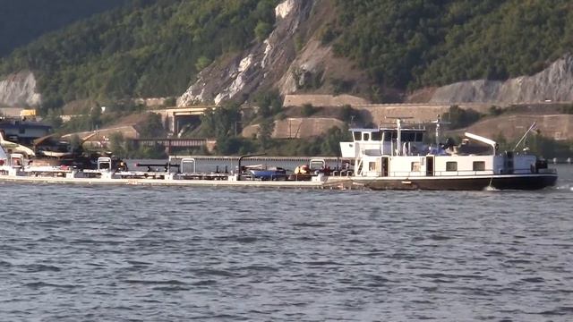 Towboat SLOGA , Danube river 945 km ,2011.08.13..mts смотреть онлайн