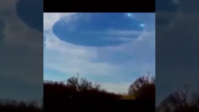 НЛО рисуют портал в небе смотреть онлайн