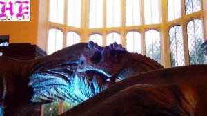 ЖИВЫЕ ДИНОЗАВРЫ Мы на DINO LIVE и наш ПАПА ГЛАДИТ ДИНОЗАВРА