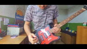Советская электрогитара Аэлита😸 Шуточный обзор 😃