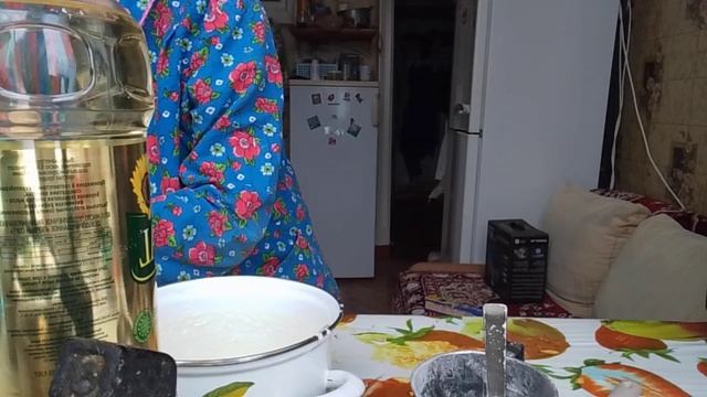 Королевская ватрушка и чебуреки с мясом.