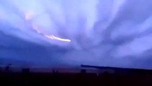 Странные летающие огни в небе Странные объекты в небе