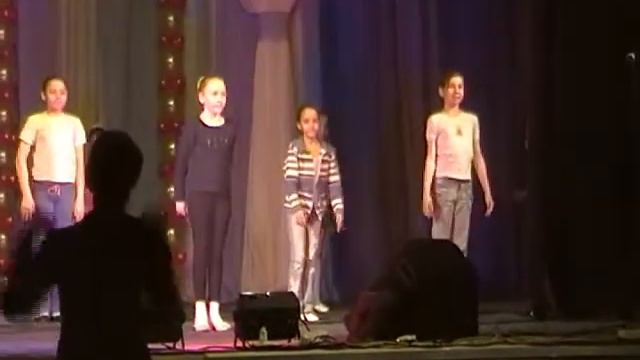 Отчетный концерт дома модежи Вольск1.flv смотреть онлайн