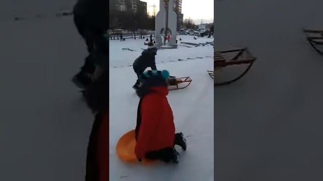 Катаюсь на тарелке смотреть онлайн