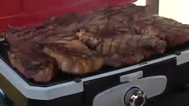 Cuisinart CGG-180 Petit Gourmet Portable Gas Grill w/ VersaStand - SAVE! смотреть онлайн