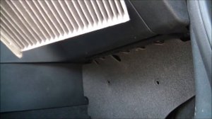 Skoda Yeti замена салонного фильтра | Skoda Yeti replacement of the cabin filter