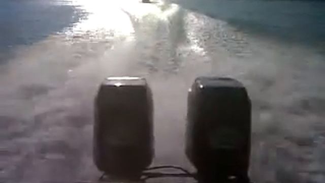 Twin 250's Moving fast смотреть онлайн