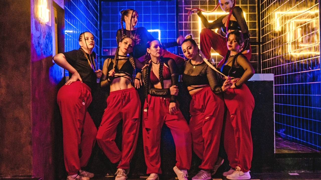 Женский Дэнсхолл (Female Dancehall). Уроки танцев с нуля в Белгороде. Школа танцев Dance Life