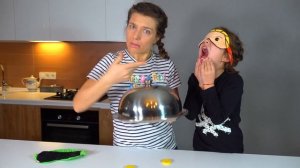 Сладкий Челлендж от Эмилюши с Мамой