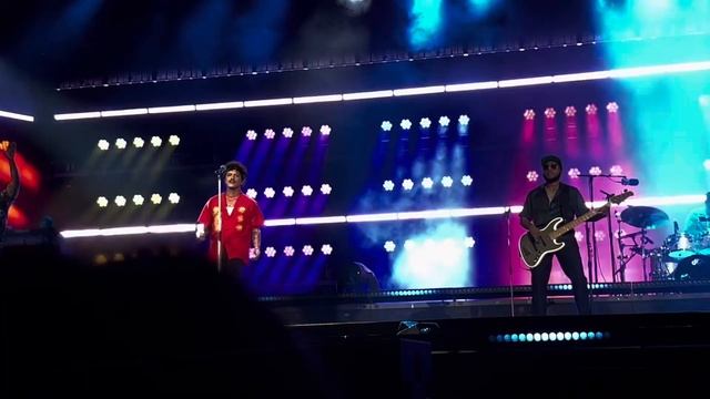 Finesse - Bruno Mars Concert live in Singapore (Full Stage Ver.) смотреть онлайн