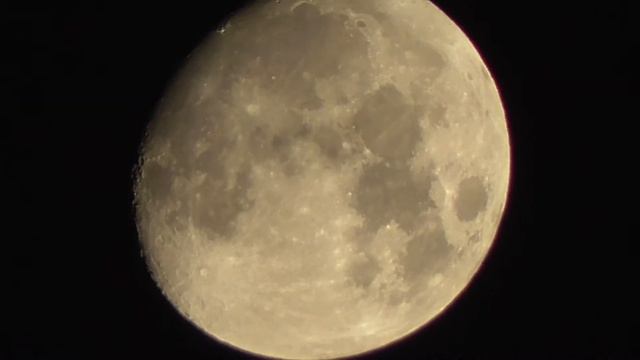 НЛО на фоне Луны 20 августа 2021  смотреть онлайн