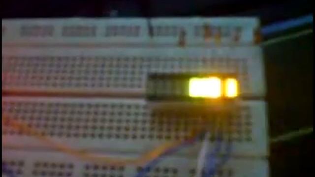 [DEMO] IC 8 PIN điều khiển 5 LED смотреть онлайн