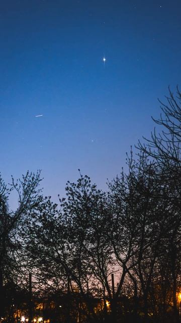 Comet 12P Pons-Brooks near Planet Jupiter Philly Sunset April 13 2024